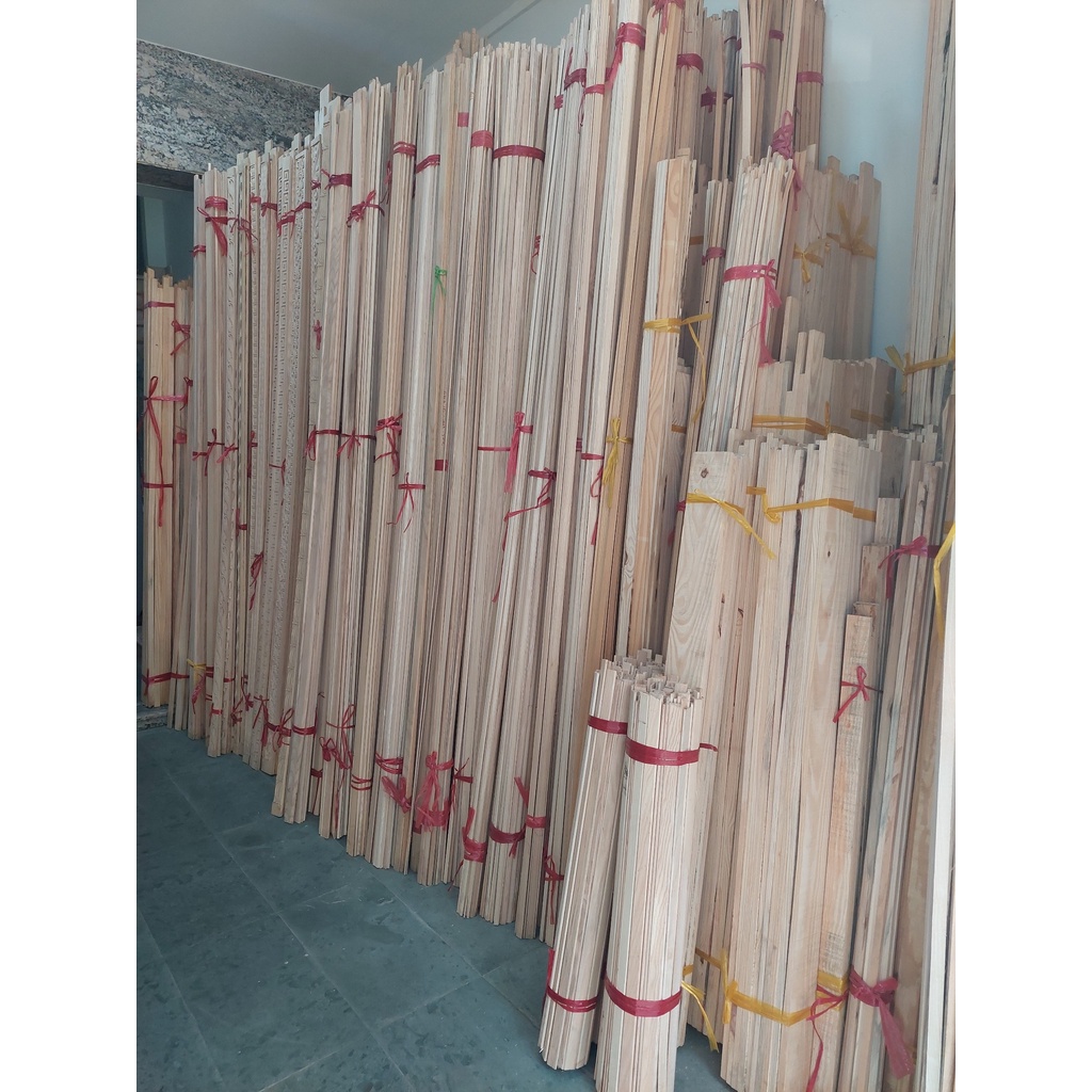 Cây gỗ tròn phi 1cm, được làm bằng gỗ thông hoặc gỗ sồi, có tính ứng dụng cao - LUXI WOOD