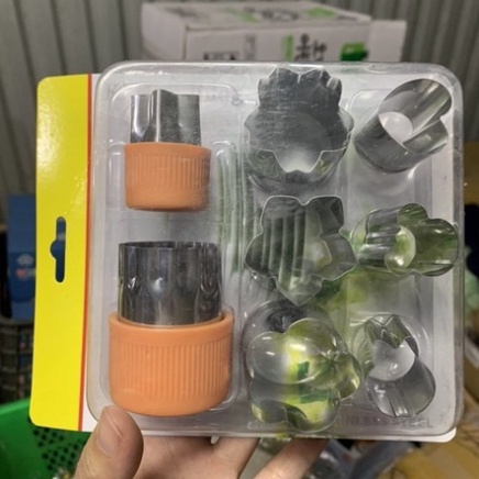 Khuôn Cắt Tạo Hình Rau Củ Quả Set 8 Món Bằng inox Đa Năng