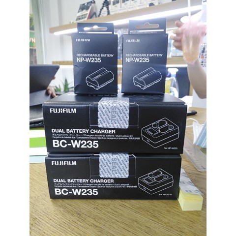 Pin Fujifilm NP-W235 + Sạc Đôi BC-W235 (Dùng cho Fuji X-T4) | Chính Hãng
