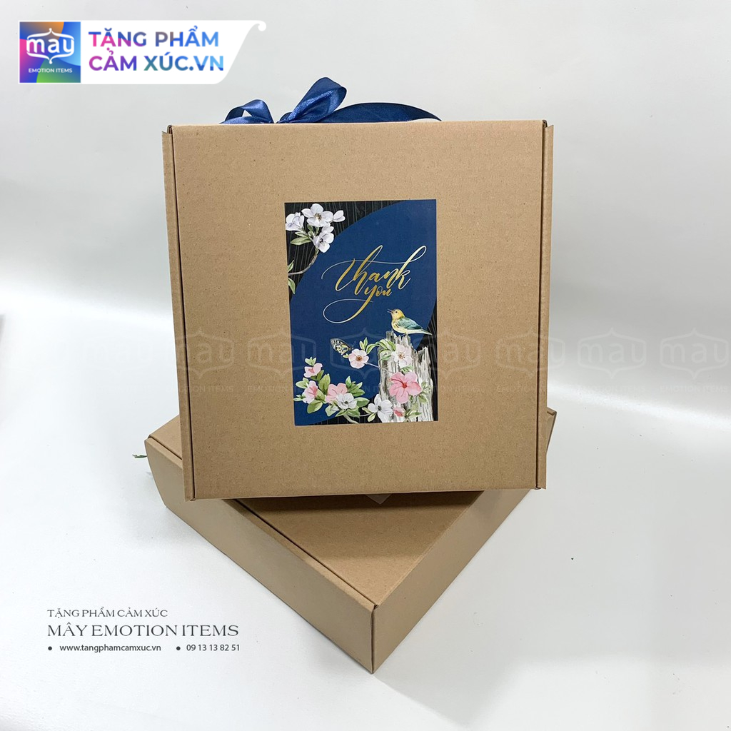 Hộp quà tặng 34x24x11cm sóng mặt Kraft tặng kèm nhãn trang trí