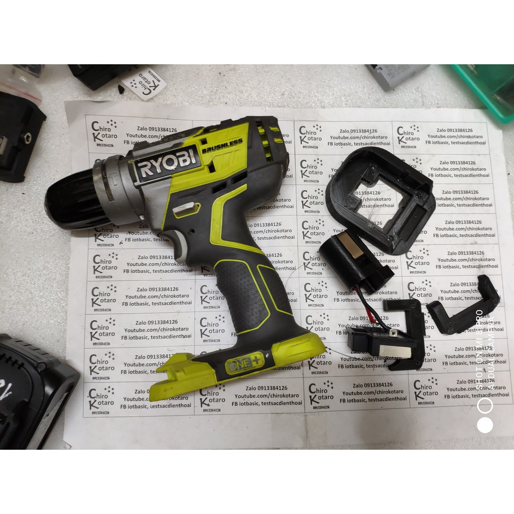 NEW!!! Đế chuyển pin máy Ryobi 18V dùng pin One+ sang dùng hộp pin cài Makita
