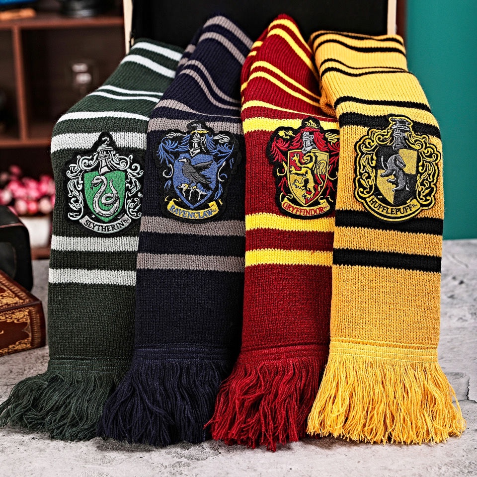 Khăn choàng dài và dày phong cách Harry Potter
