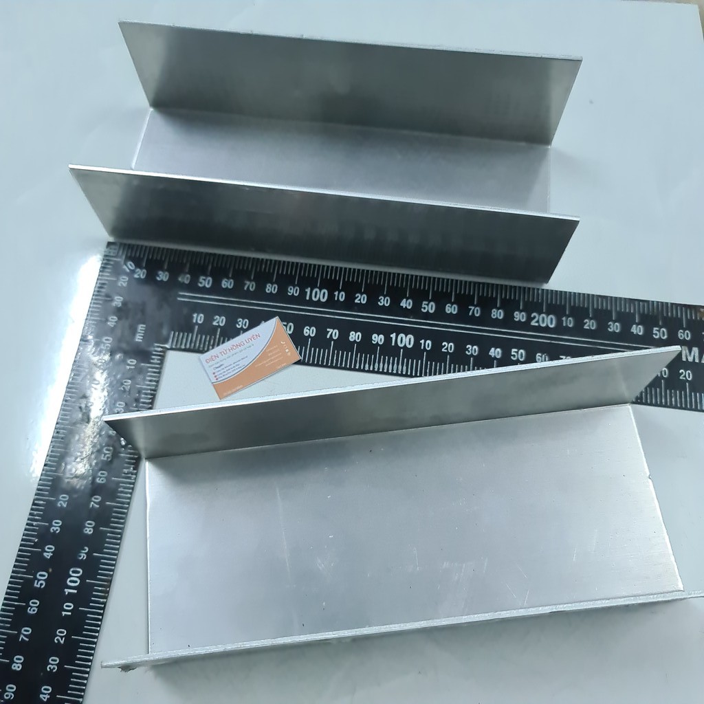 HỘP NHÔM LÀM MÁY CƠ 12D - 18D718 . NHÔM DÀY 2,5 Li DÀI 20cm. Nhôm hộp hình chữ U làm máy 2 vế c chung
