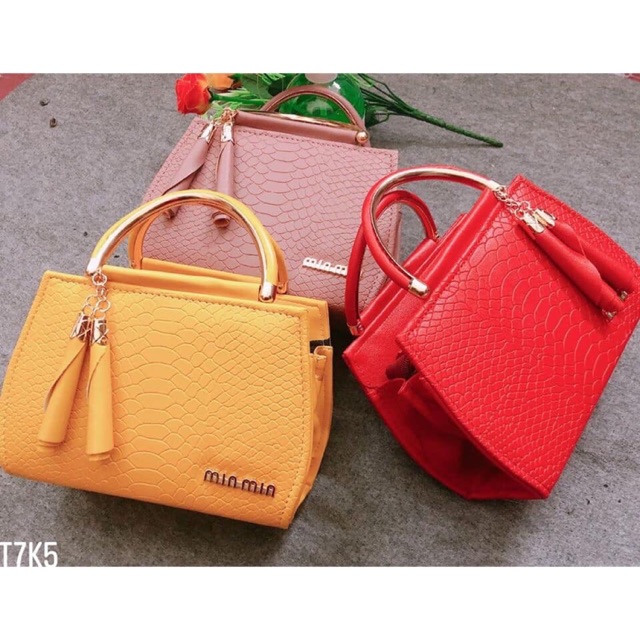 Túi xách miu miu siêu sang chảnh toàn bộ ảnh thật shop chụp sỉ 75k