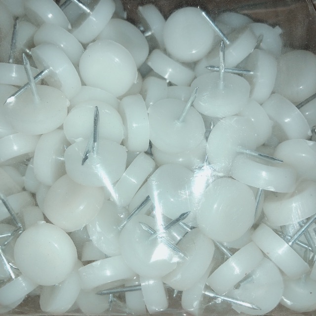 Chân đinh nhựa loại dẹt lẻ 100g