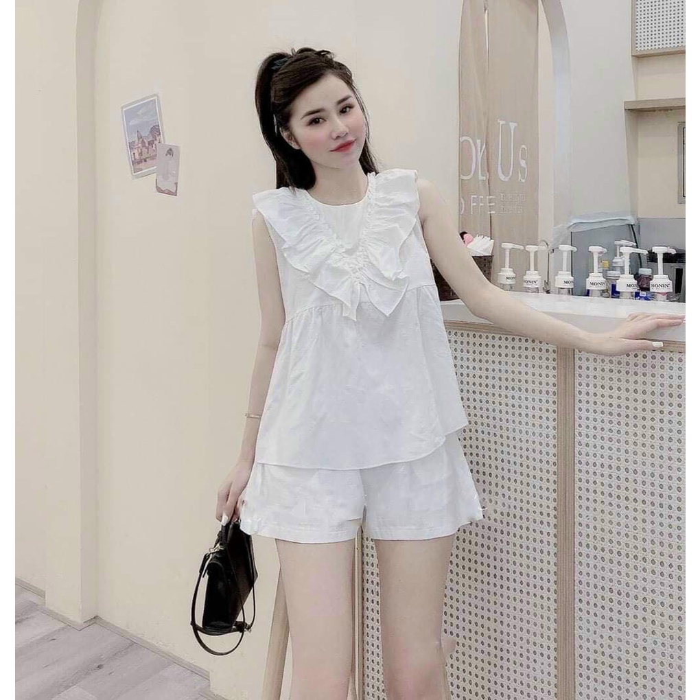 Sét Đồ Bộ Thời Trang Nữ Thiết Kế Sang Chảnh Đũi Cao Cấp Áo Bèo Tay Ngực & Quần Short