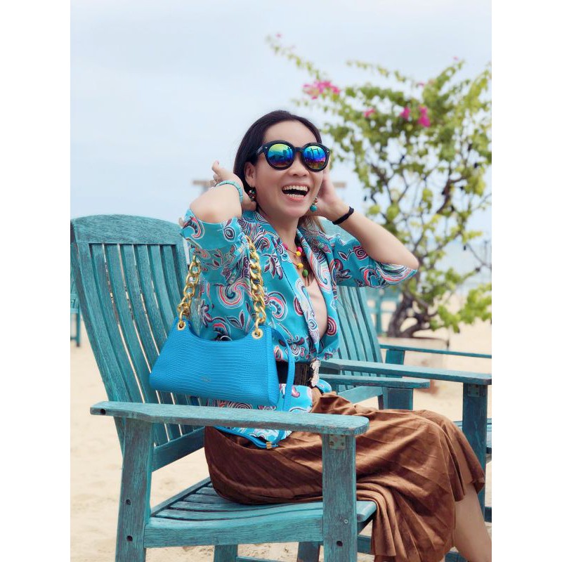 vest hoa nền xanh