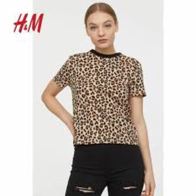 Áo HM da beo,hàng chuản authentic,chất mát,nhẹ,mẫu này đang rất hot nhé,sz s phom to,bốn lăm đến năm mươi kg mặc vừa nha