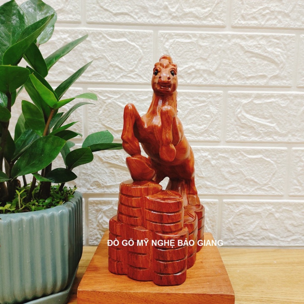 Tượng con ngựa gỗ hương 20 cm