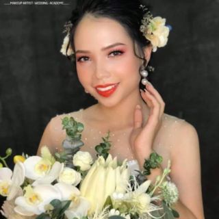 Hoa cài tóc cô dâu