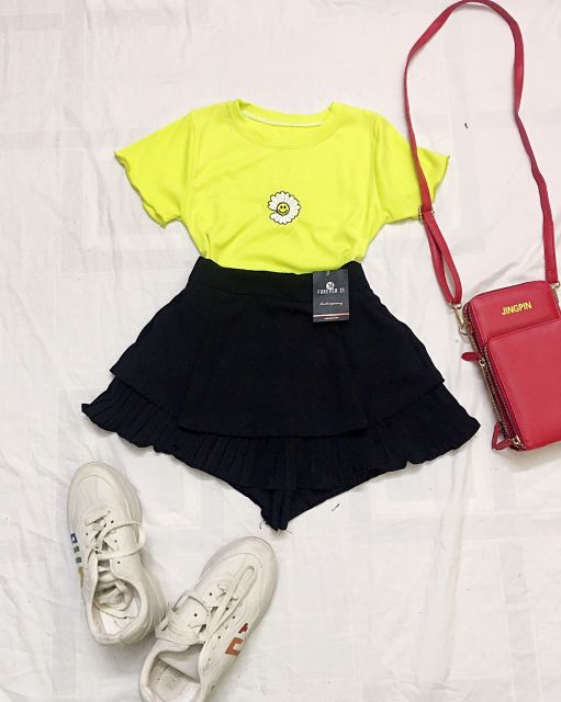 Chân váy xếp ly ba tầng