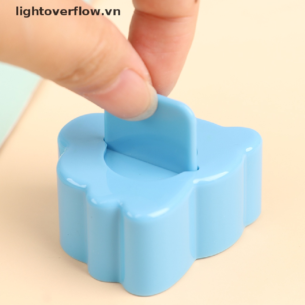 [lightoverflow] 4Pcs/set Cute Samll Dolphin Samll Seal Squirrel Bear Sandwich Cookie Mold Cutter [VN]