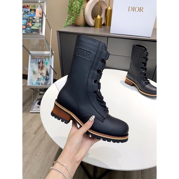 Boots cao cổ da bò cao cấp Dior CD buộc dây phong cách, cá tính