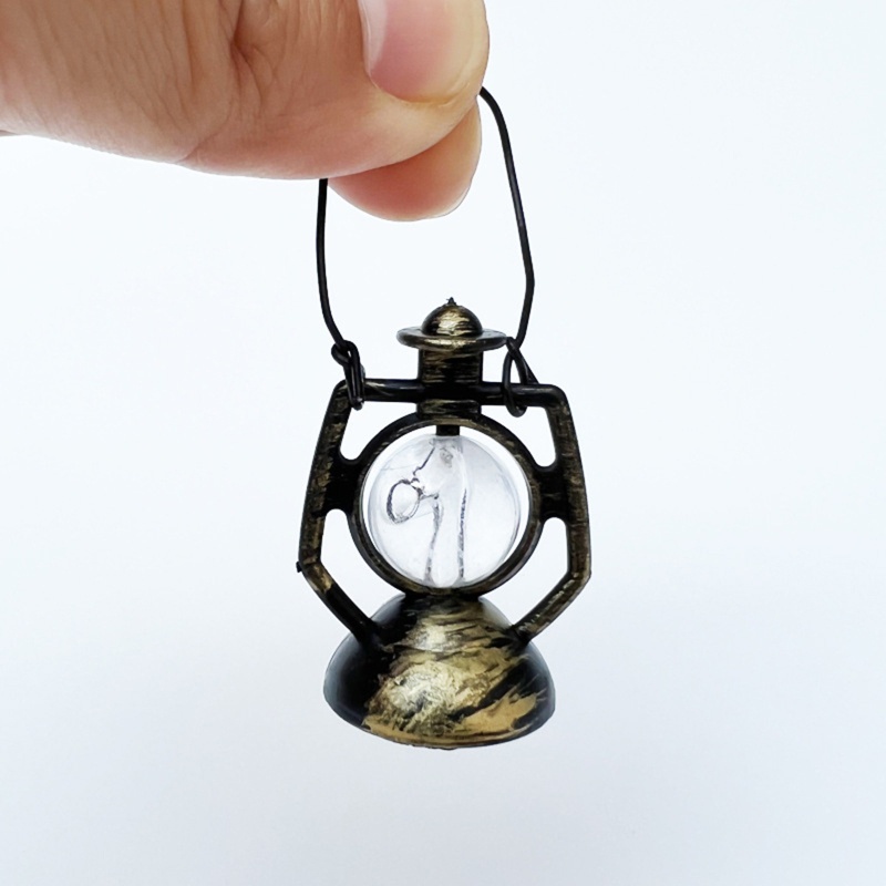 Đèn Bão Kiểu Cổ Điển Dùng Trang Trí Nhà Búp Bê