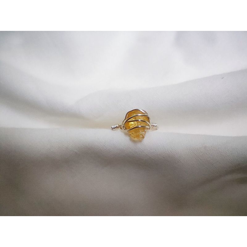 Nhẫn đá thô quấn đồng peridot, citrine, fluorite, aquamarine