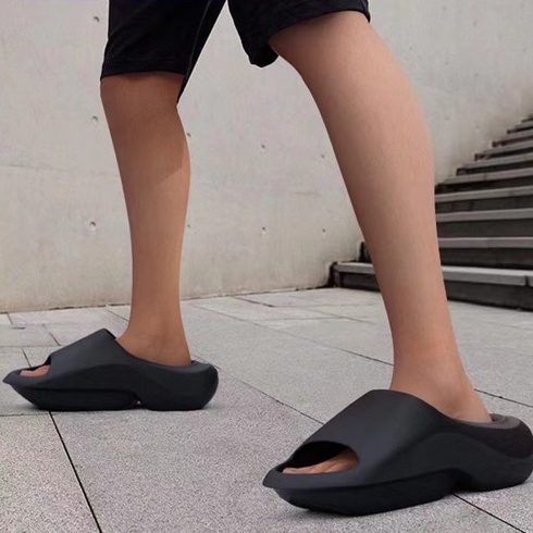 Dép Đục Lỗ Bằng EVA Đế Dày Chống Trượt Thời Trang Đi Biển Mùa Hè (Size 36-45)