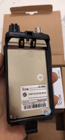 Bộ đàm icom v80
