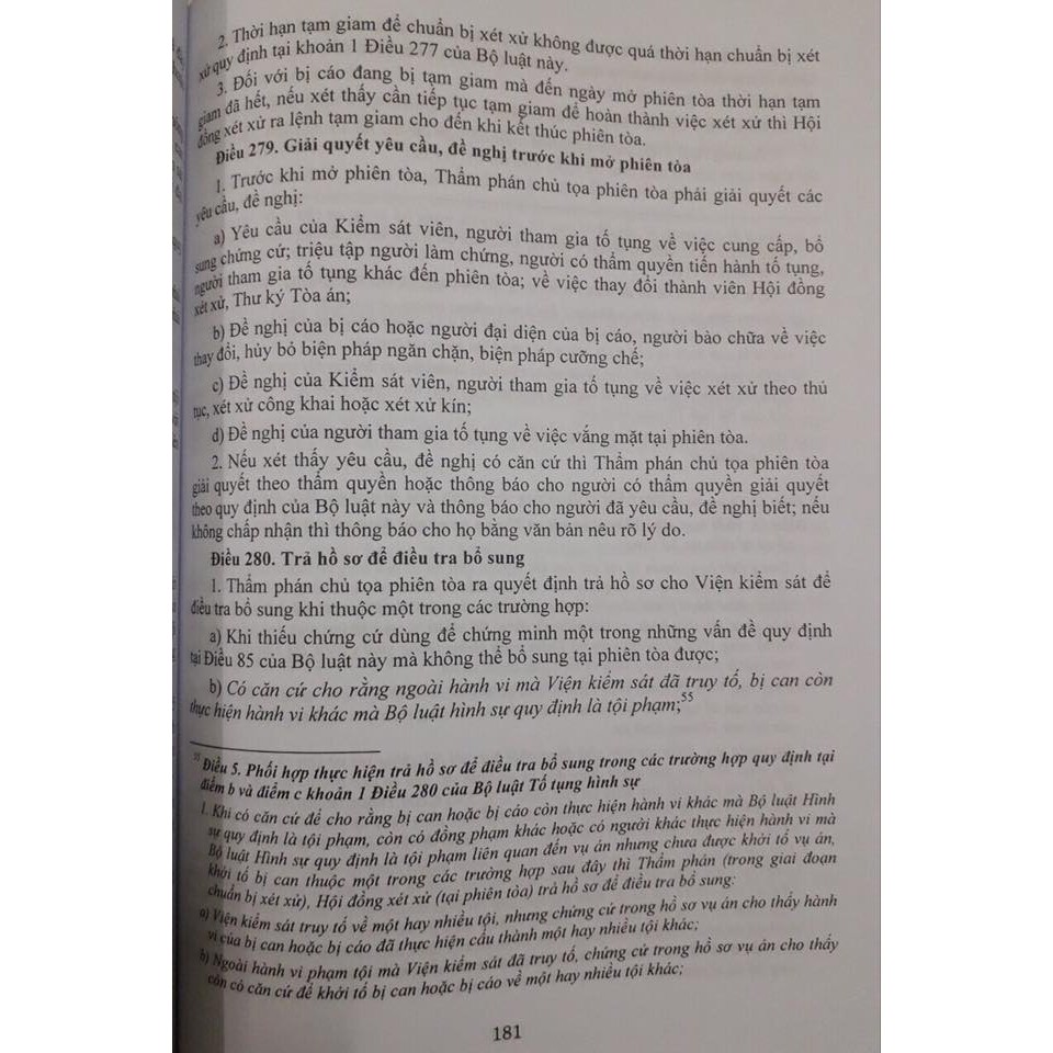 Sách - Chỉ dẫn tra cứu áp dụng bộ luật tố tụng hình sự 2015, sửa đổi bổ sung 2017 | BigBuy360 - bigbuy360.vn
