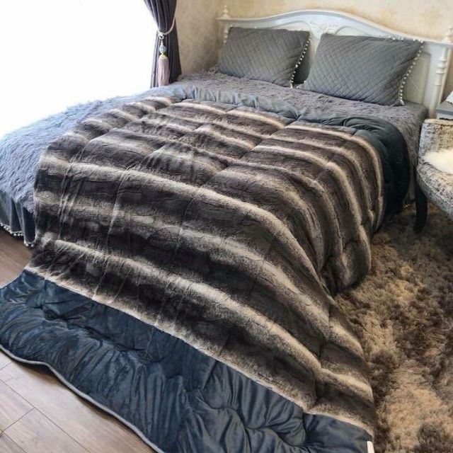 Chăn cừu Úc đủ 3 màu các chị yêu nhé. Kích thước 2m.2m3. Nặng 4kg. Rất sang trọng và ấm áp nhé cả nh