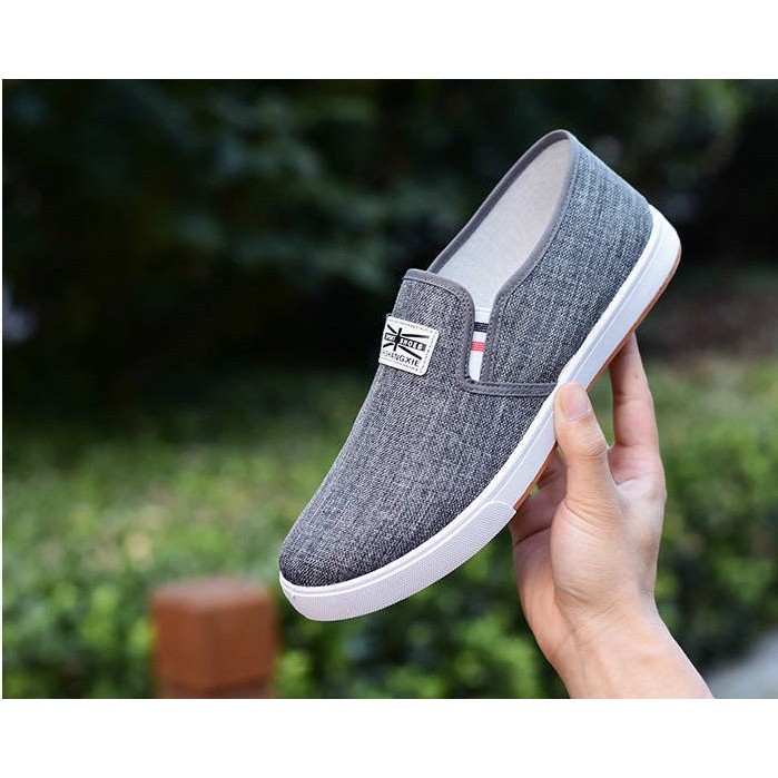 Giày lười vải nam Sport Shoes có 2 màu đen và xám thoáng khí