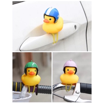 Vịt đội mũ bảo hiểm có đèn phát sáng gắn xe cực cute