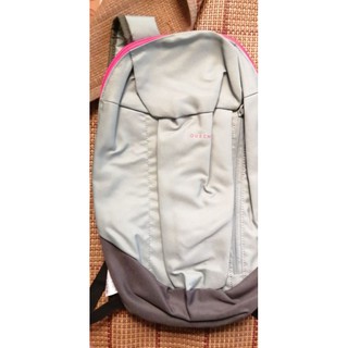 Balo Quechua 10l- Siêu nhẹ,siêu bền ( màu ngẫu nhiên)