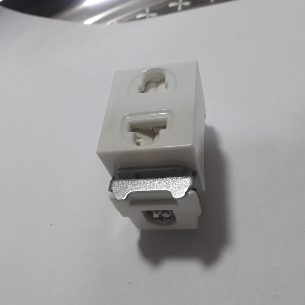 Ổ cắm hạt nhỏ , công tắc hạt nhỏ ,mặt 2,3 hạt nhỏ  dòng full Panasonic