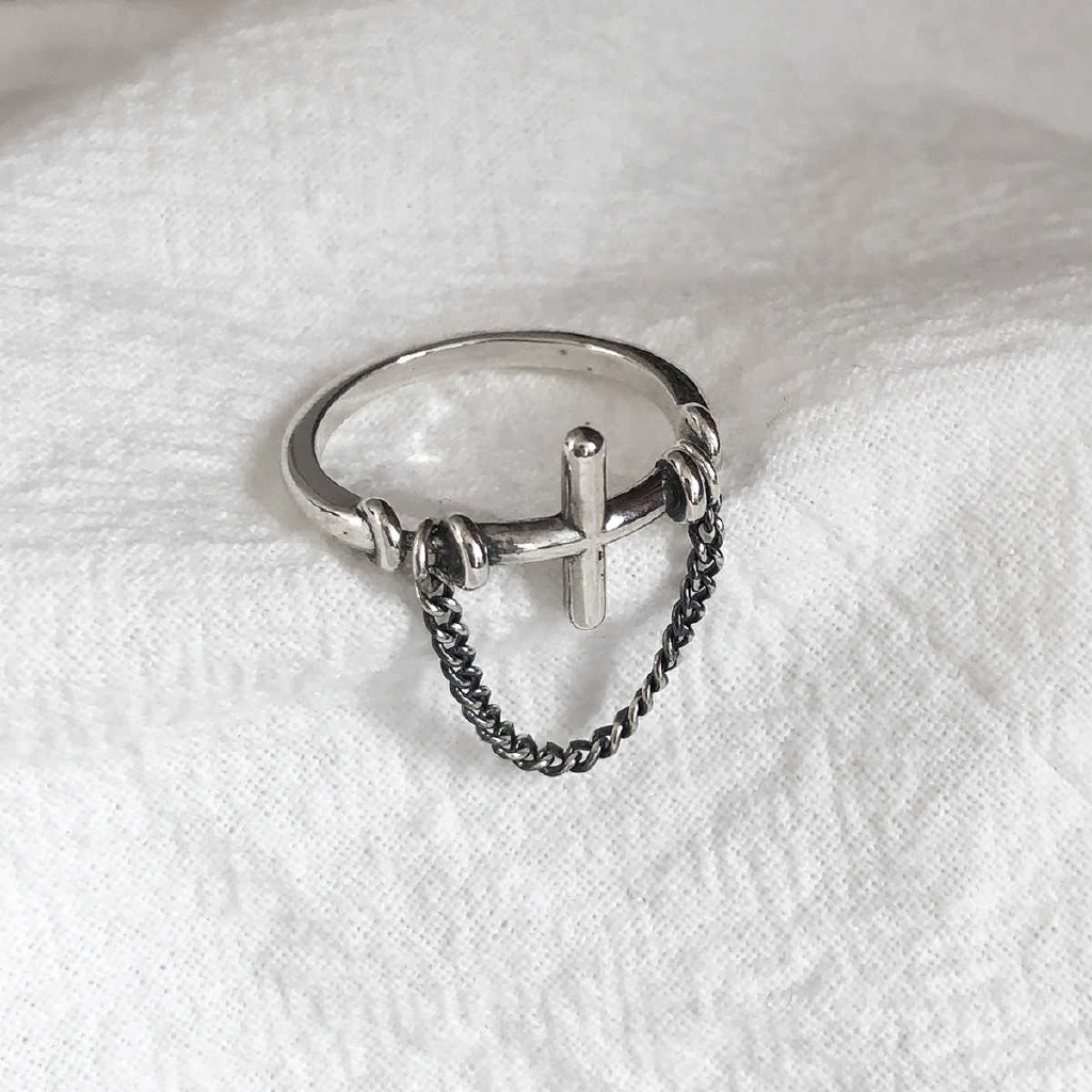 Women's cross ring Chain ins hip hop fashion