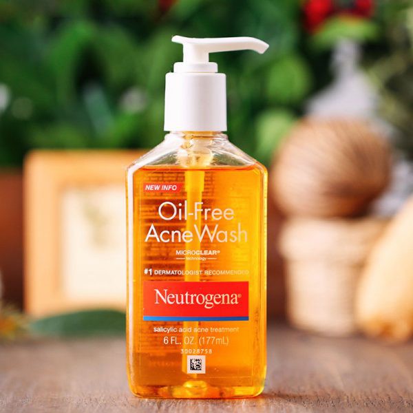 Sữa Rửa Mặt Neutrogena Oil-Free Acne Wash Dạng Vòi 269ML