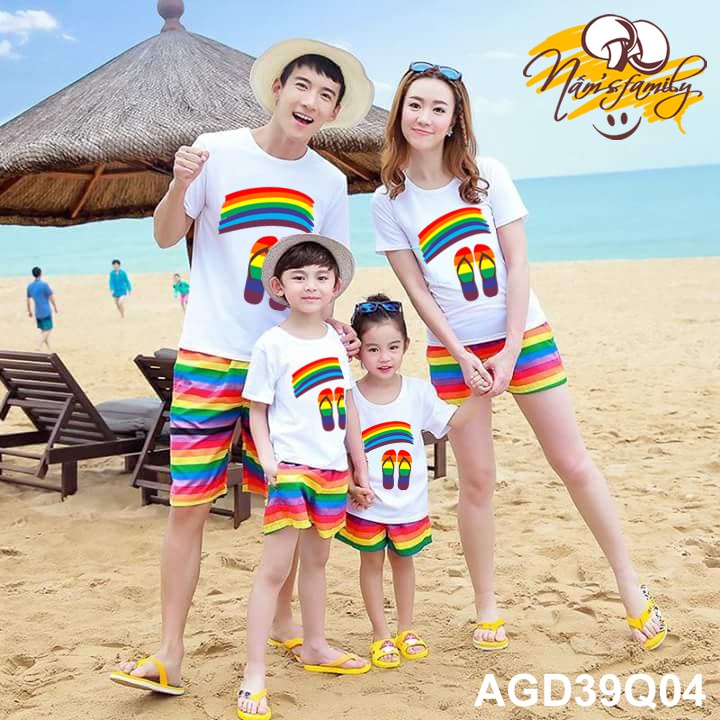 Áo gia đình cầu vồng dép tông, quần cầu vồng rực rỡ
