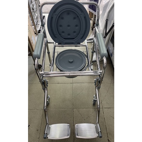 Ghế bô vệ sinh cho người già,có bánh xe