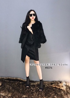 Chân váy xẻ xéo vạt khoá mông