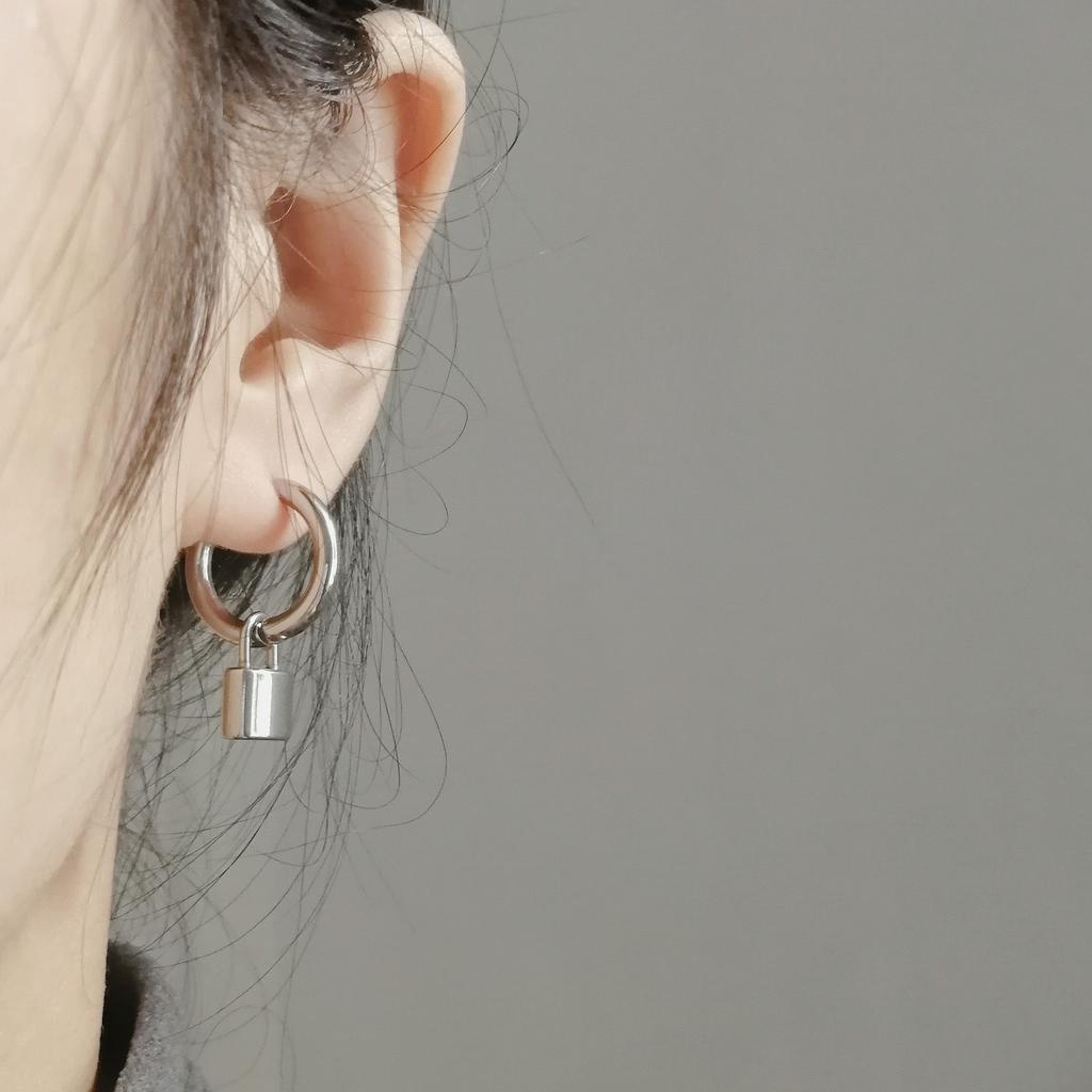 Khuyên Tai Thời Trang Hình Ổ Khóa Cá Tính Cho Nam Và Nữ