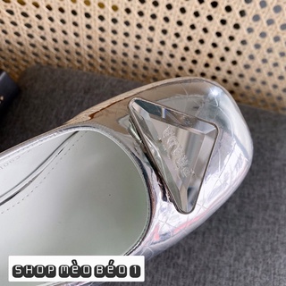 Sandal prada bạc mũi tròn gót thấp fullbox