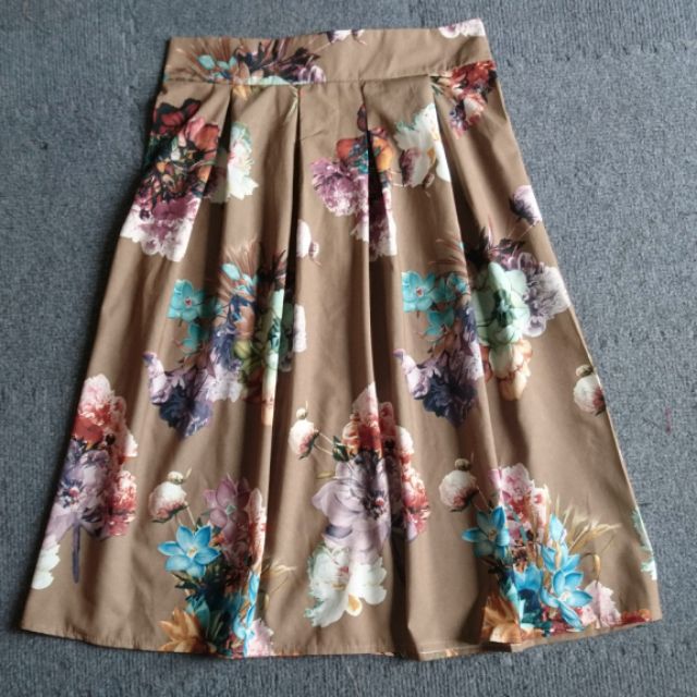 Chân váy hoa xếp ly dáng dài