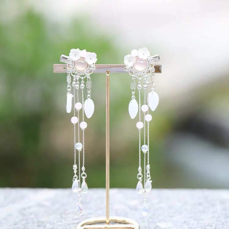 Vòng đeo cổ xuân hoa hàng sẵn