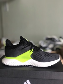 Giày thể thao alphabounce beyond 2m