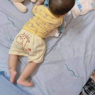 Quần chục in mông Carter chất đẹp cho bé