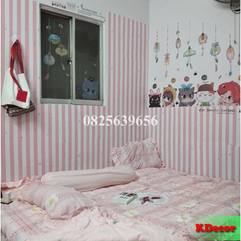 GIẤY DÁN TƯỜNG SỌC NGÔI SAO (CÓ 2 MÀU HỒNG- XANH) có sao sẵn keo khổ dài 10m rộng 45cm