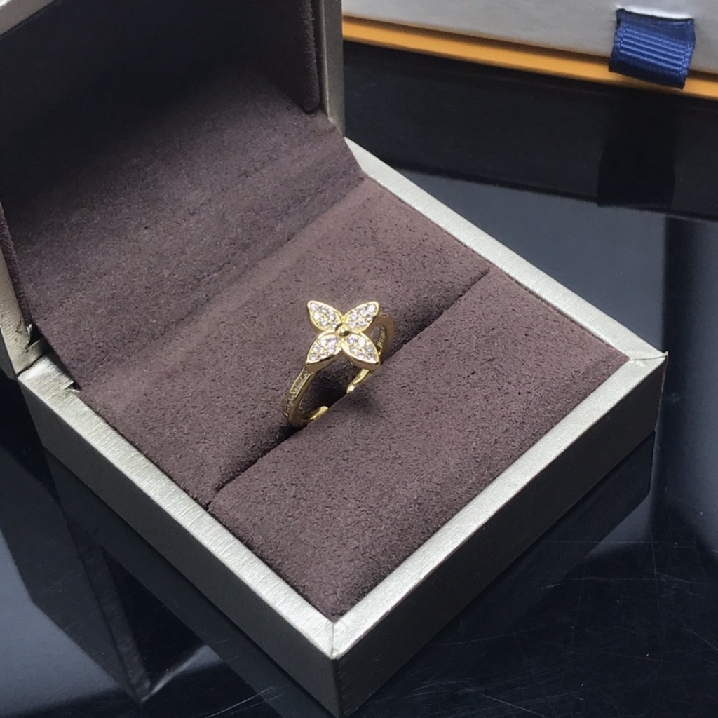 Nhẫn Hoa Đính Đá Thời Trang