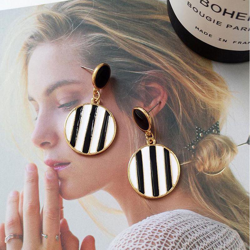 Hoa tai dáng dài thời trang dành cho nữ