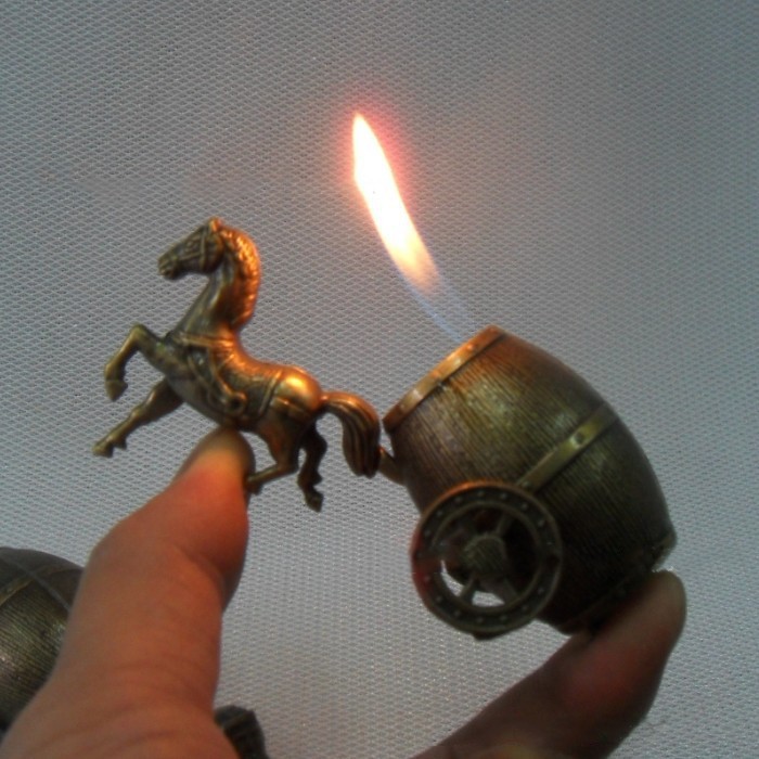 Bật Lửa Cỗ Xe Ngựa