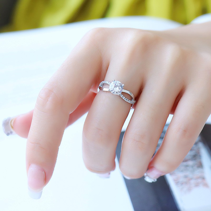 Nhẫn đính hôn đính kim cương giả vàng trắng thời trang dành cho nữ