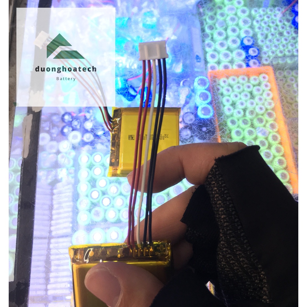 Pin Lithium Polyme LOGITECH 3.8V Dung Lượng 2100 mAh Kích Thước 9,4mm x 46mm x 43mm