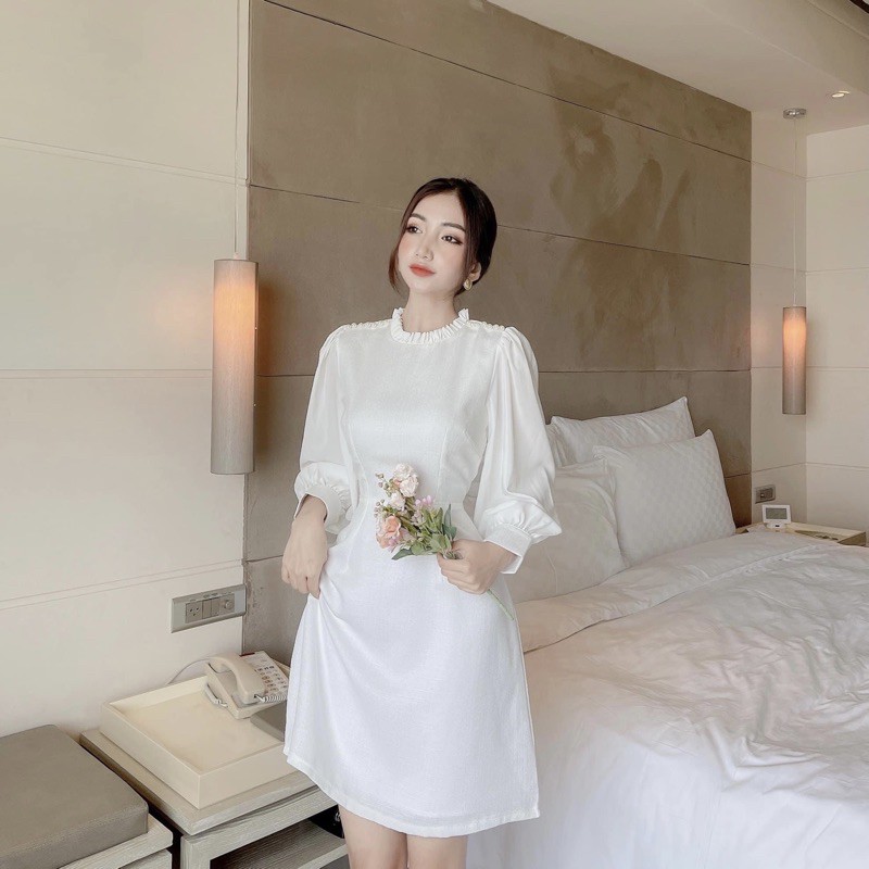 Đầm váy đi tiệc trắng cổ tròn tay dài