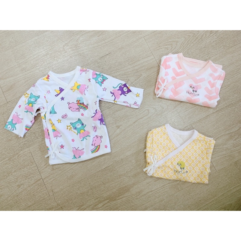 ÁO CỘT DÂY HỘT GÀ TAY DÀI CHO BÉ SƠ SINH