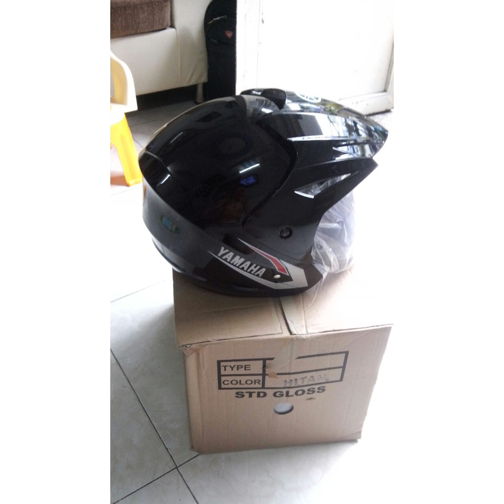 Nón bảo hiểm 3/4 Yamaha đi phượt