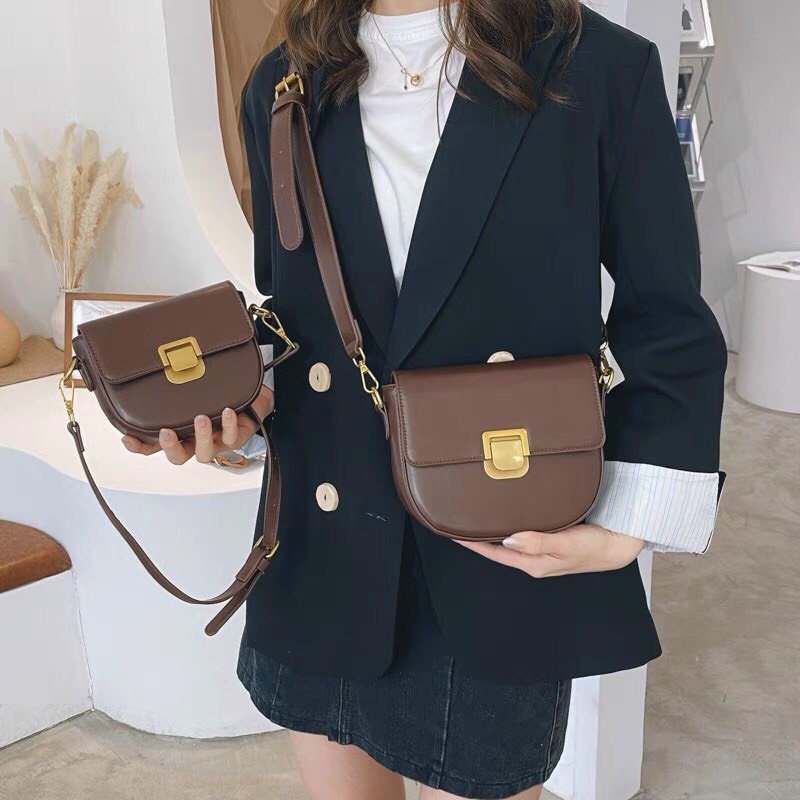 Túi đeo chéo da lì khóa vuông dáng bầu quai da đeo chéo bản lớn cao cấp 1060