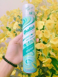 Dầu gội đầu khô. 
