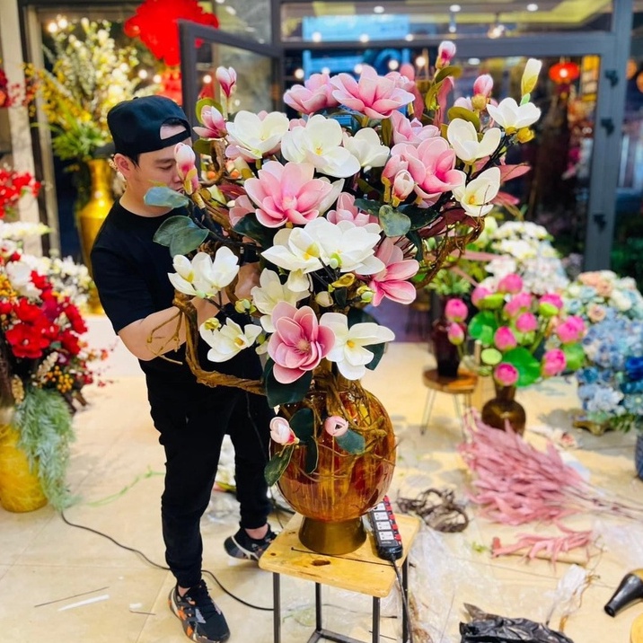 Mộc lan cánh gấp mở cao cấp. dk bông 20cm, cao 1m cành 2 bông lớn, phù hợp trang trí mọi không gian nhà cửa